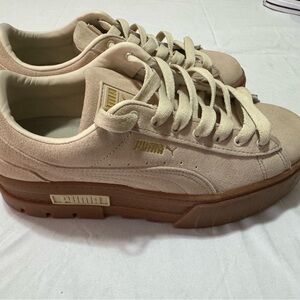 Puma Cream Sneakers with Brown Sole